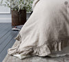 Our unbleached linen duvet cover with ruffles has an unmistakable classic French rustic style and a timeless design that never gets old and is always relevant. This cover allows you to enjoy all the best qualities of natural linen: excellent air permeability and thermoregulatory properties.